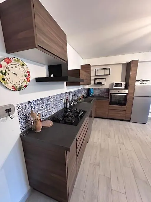 Villa Mia Mondello, 200M To Beach, Private Parking 巴勒莫