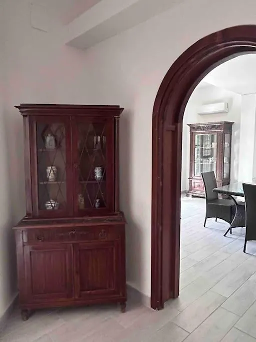 Villa Mia Mondello, 200M To Beach, Private Parking Palermo Italy
