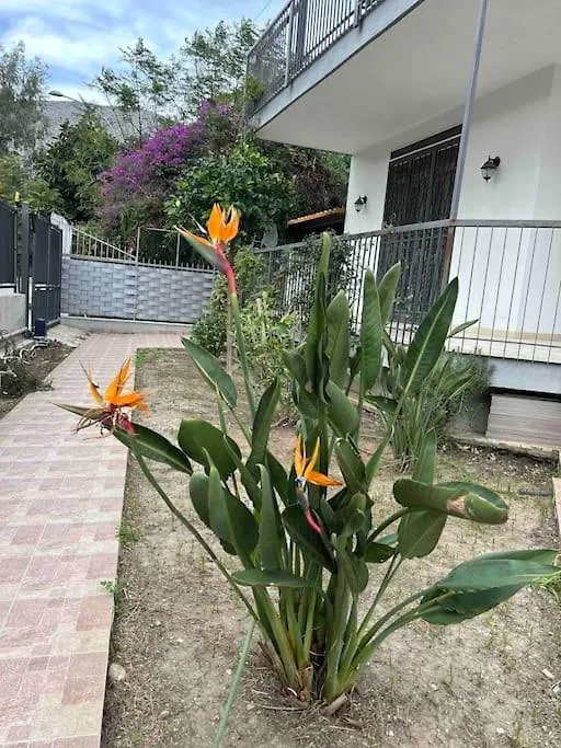 Villa Mia Mondello, 200M To Beach, Private Parking Palermo