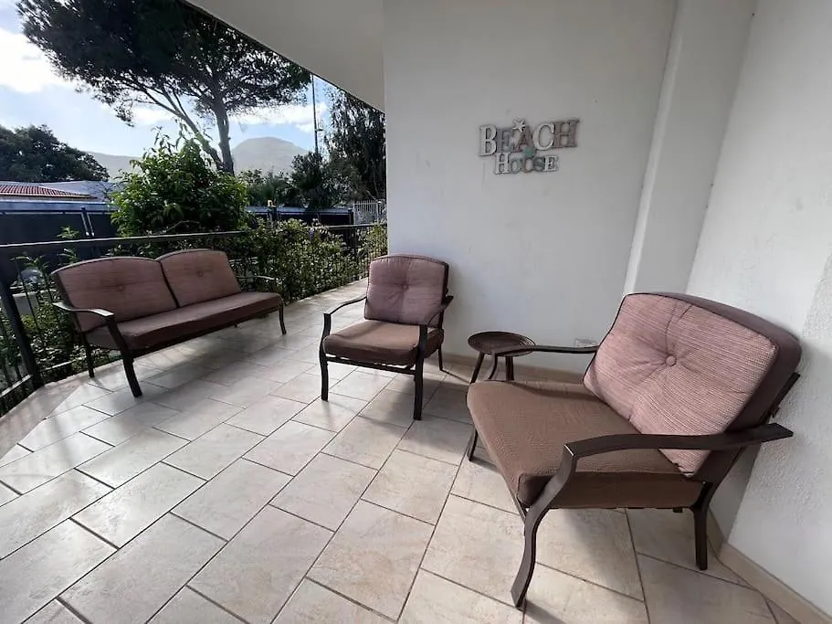 Villa Mia Mondello, 200M To Beach, Private Parking Palermo Italy