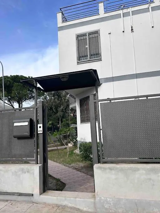Villa Mia Mondello, 200M To Beach, Private Parking Palermo