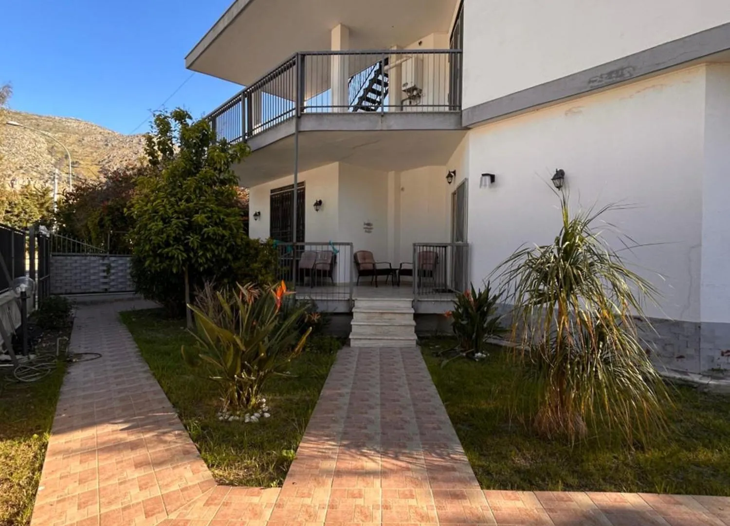 Villa Mia Mondello, 200M To Beach, Private Parking Palermo Italy