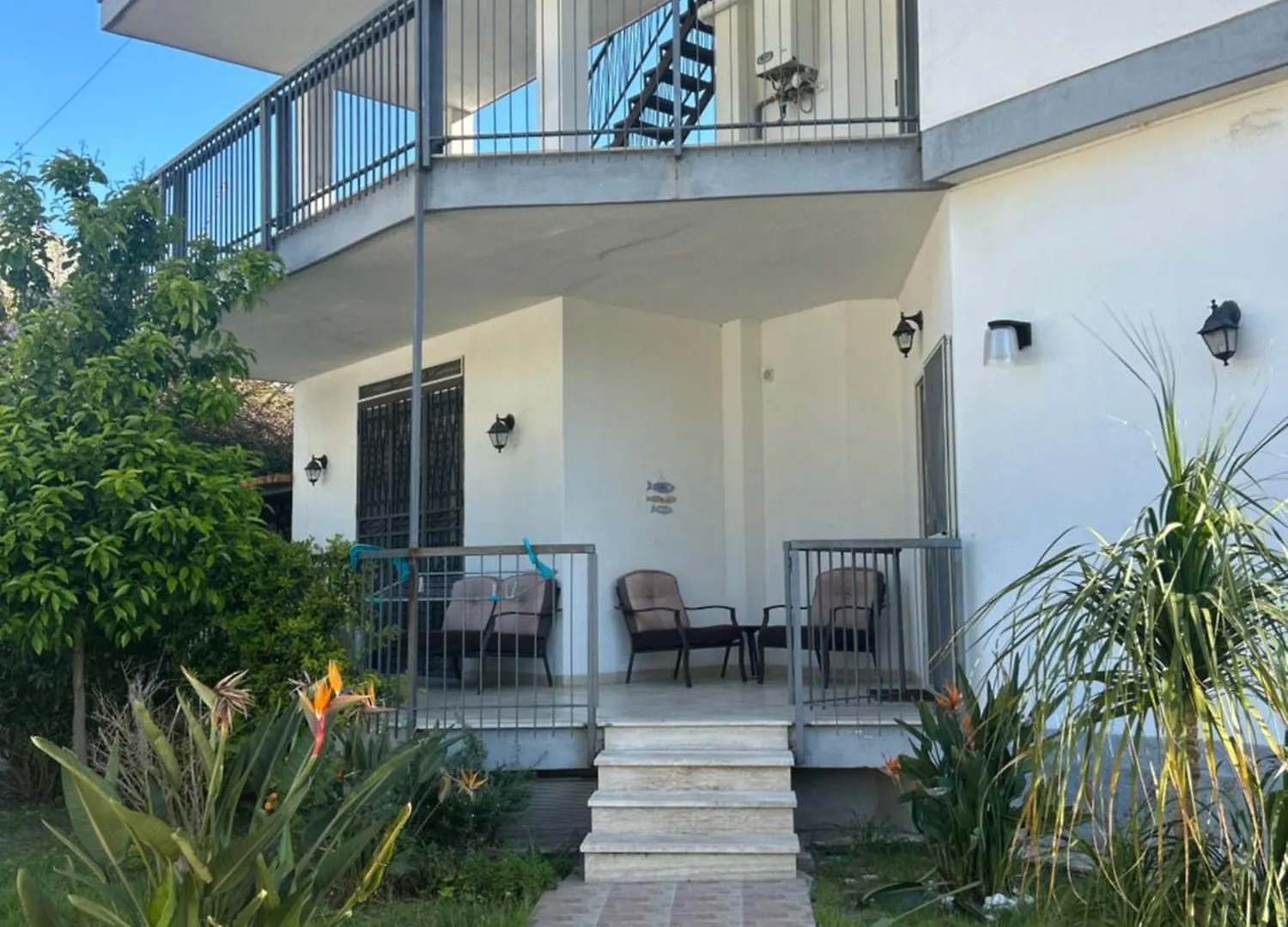 Villa Mia Mondello, 200M To Beach, Private Parking Palermo
